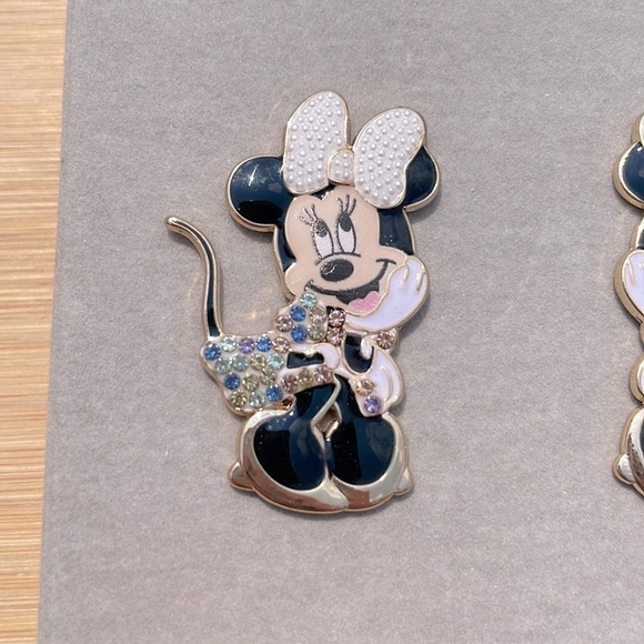 Brand New Disney x BaubleBar Minnie Mouse Pearl Beaded Bow Pastel Post Earrings - Picture 5 of 10